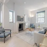 Luxurious 4 Bedroom Home In Kensington