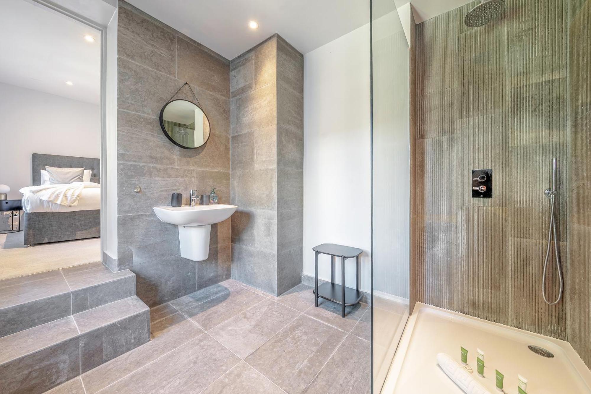Luxurious 4 Bedroom In Kensington *