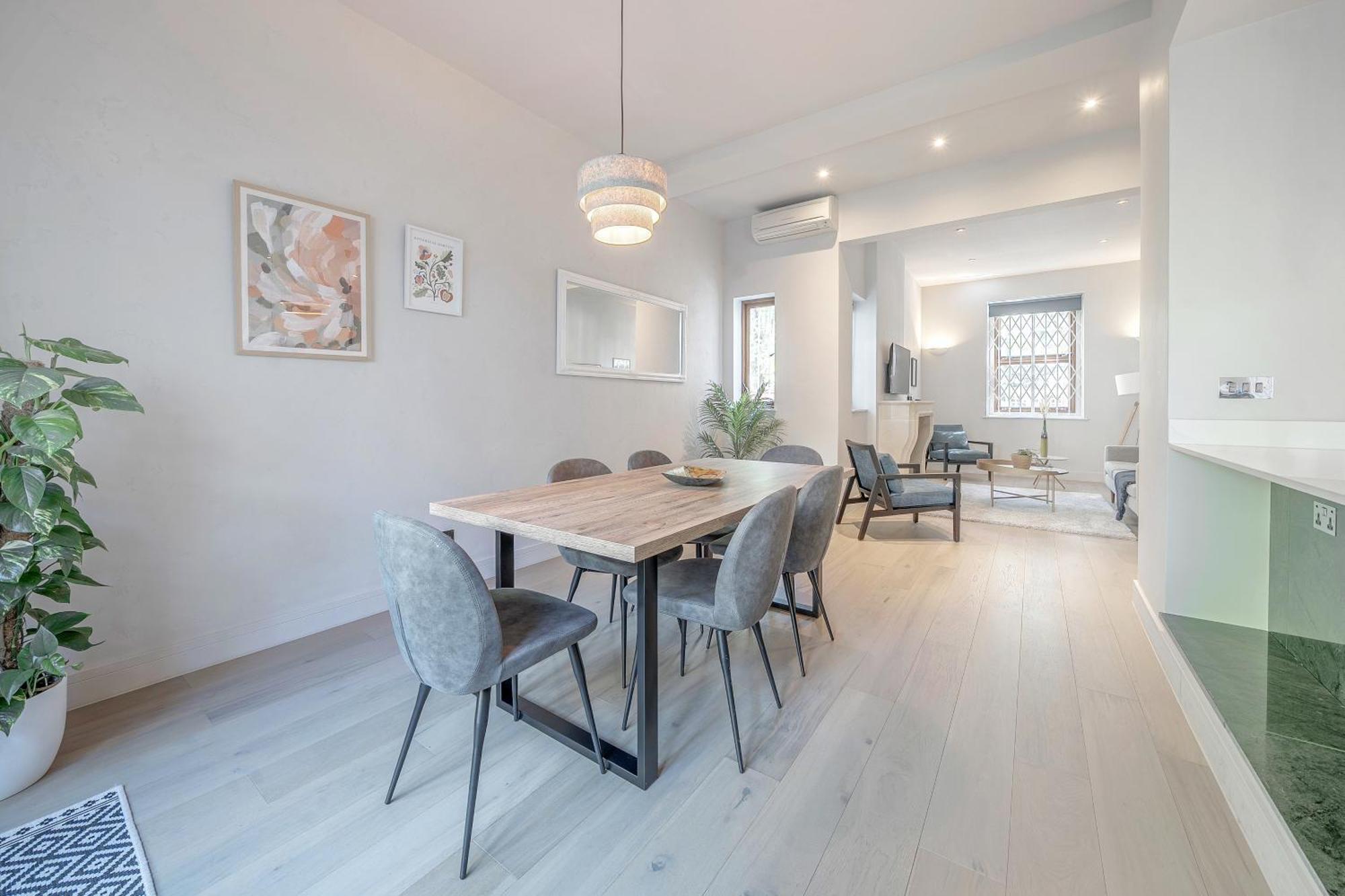 Hébergement de vacances Luxurious 4 Bedroom In Kensington