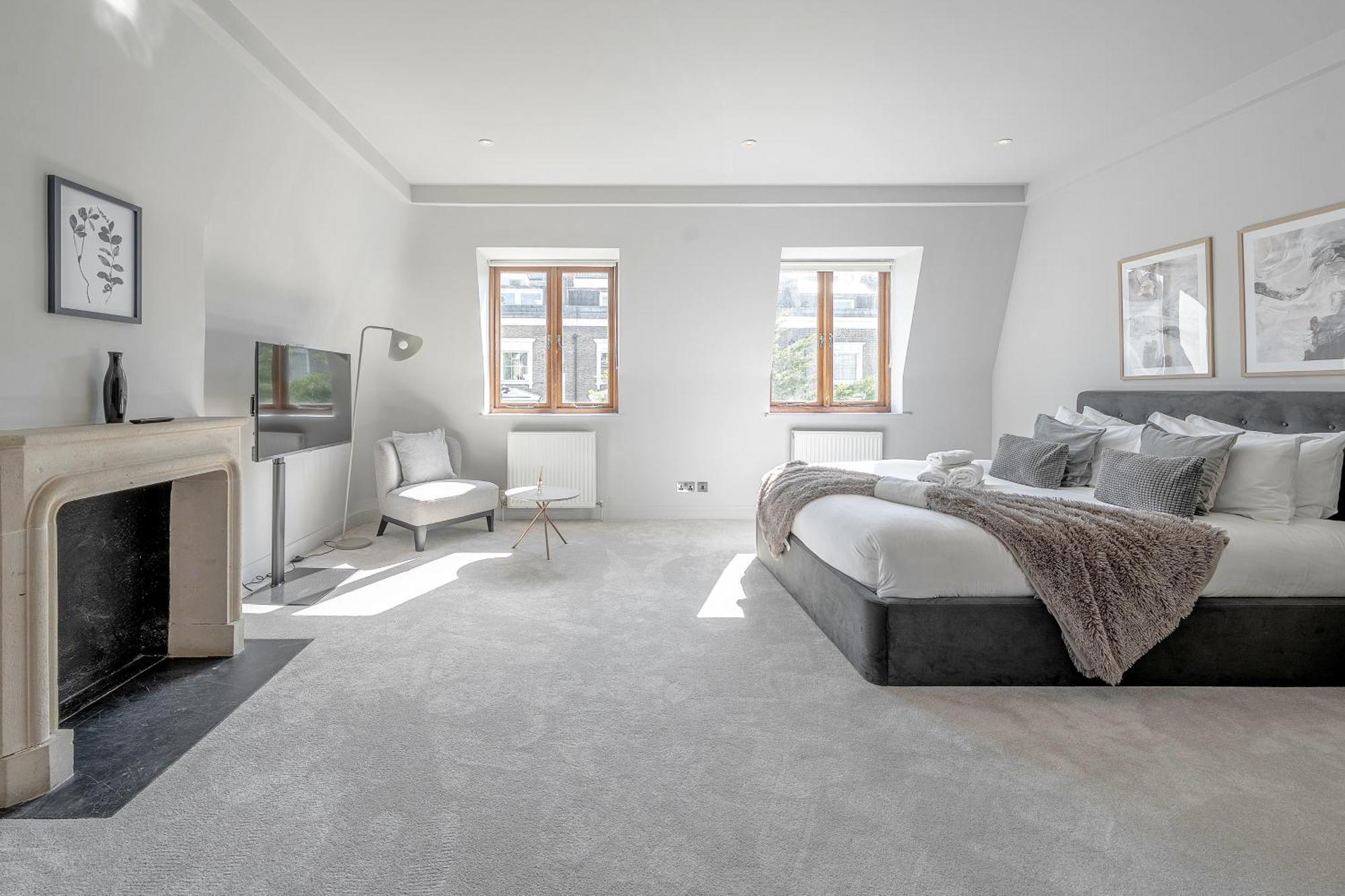 Luxurious 4 Bedroom In Kensington Hébergement de vacances *