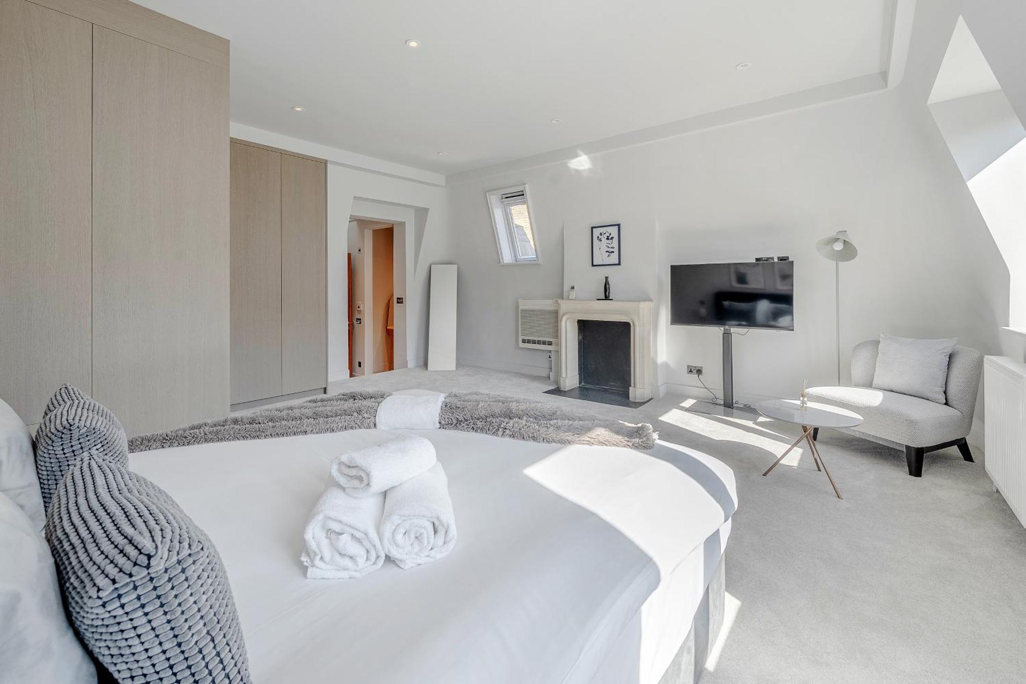 Luxurious 4 Bedroom In Kensington