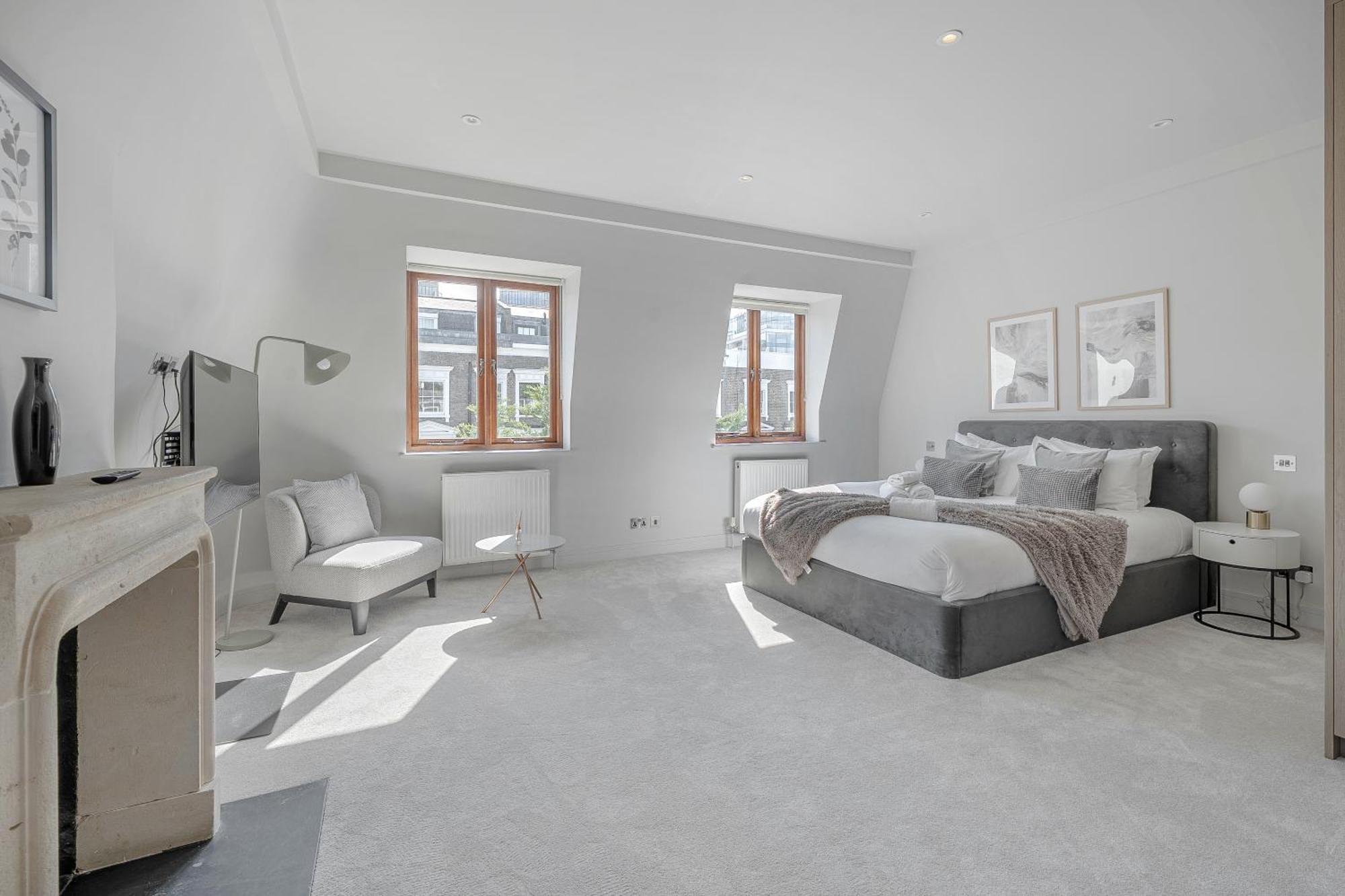 Luxurious 4 Bedroom In Kensington Hébergement de vacances *
