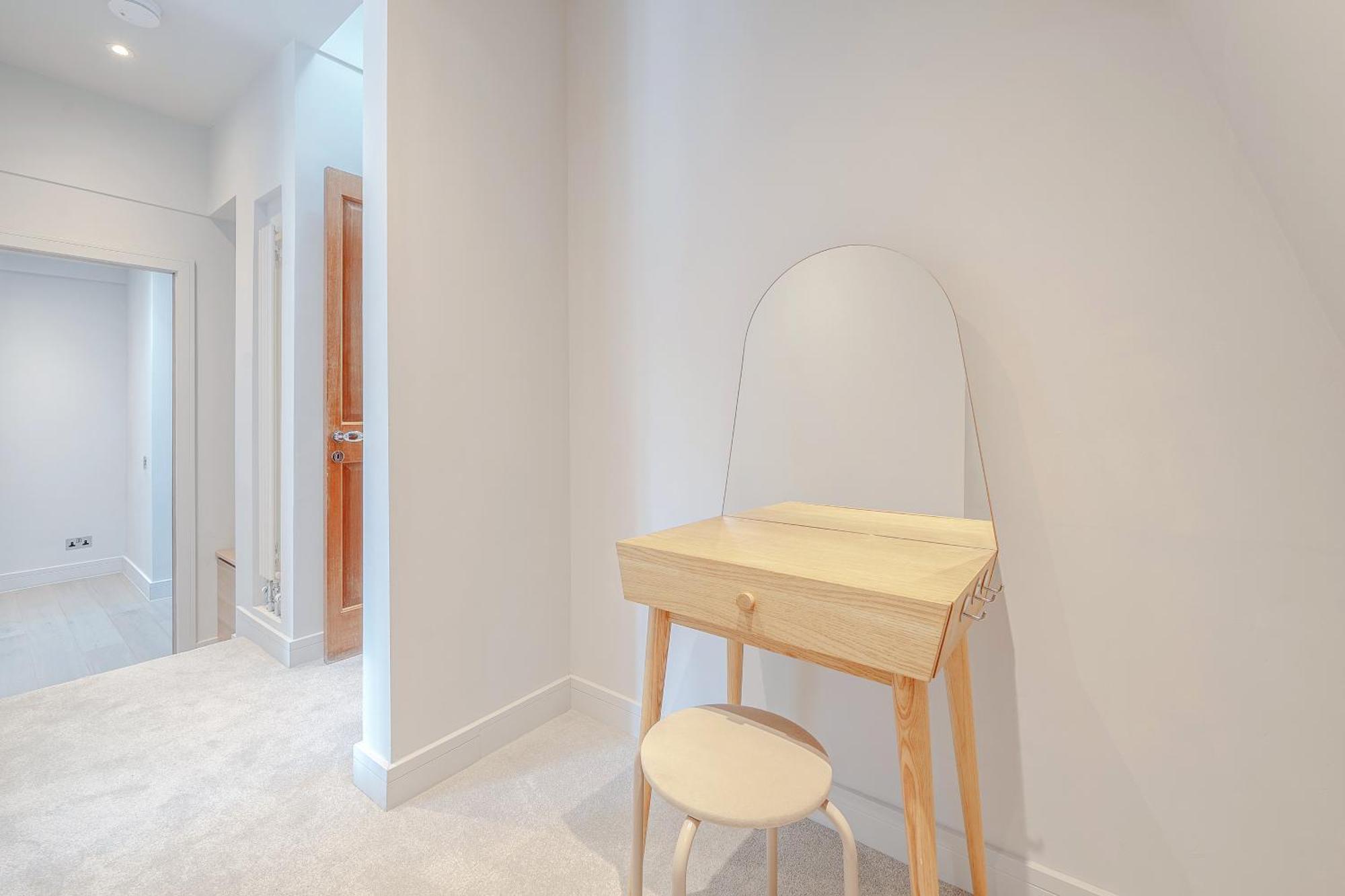 Luxurious 4 Bedroom In Kensington